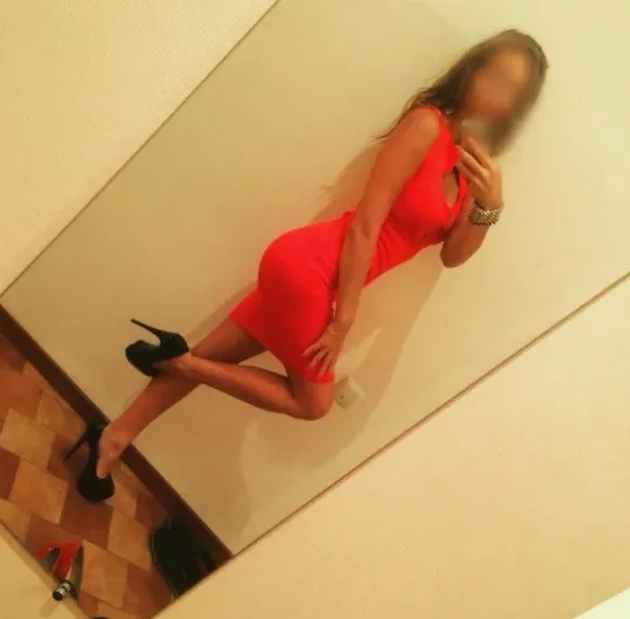 Christina, 28
