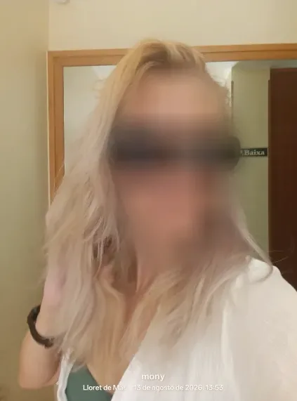 Daniela, 39