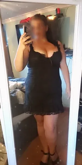 Emilia, 35