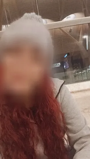 Julia, 29