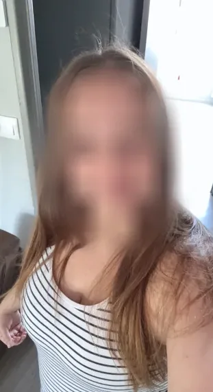 Lara, 29