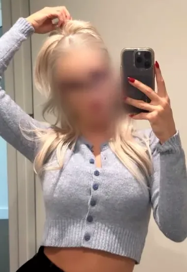 Leyla, 25