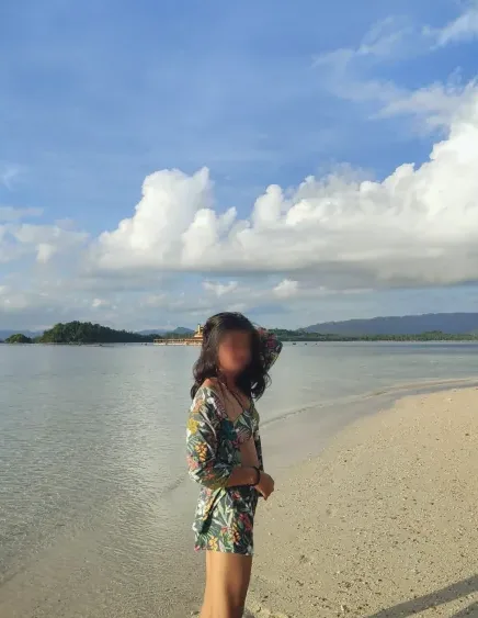 Lilly, 26