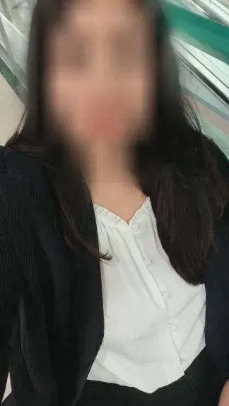 Manuela, 39