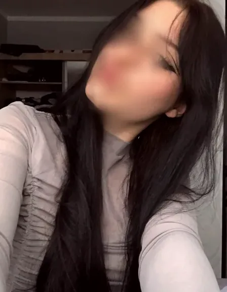Melanie, 20
