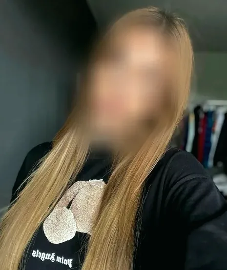 Merle, 28