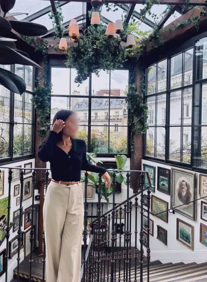 Nadja, 30