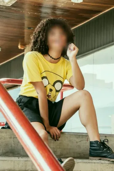 Nina, 28