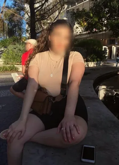 Pauline, 39
