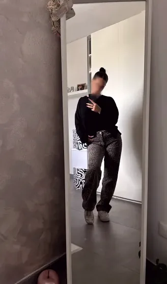 Romy, 21