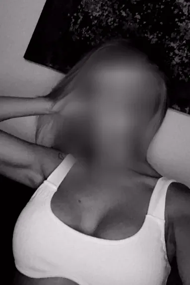 Sophie, 28