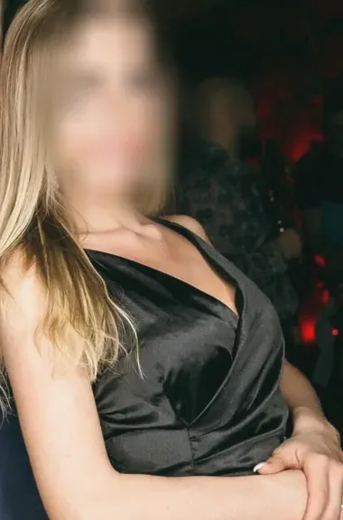 Viktoria, 35