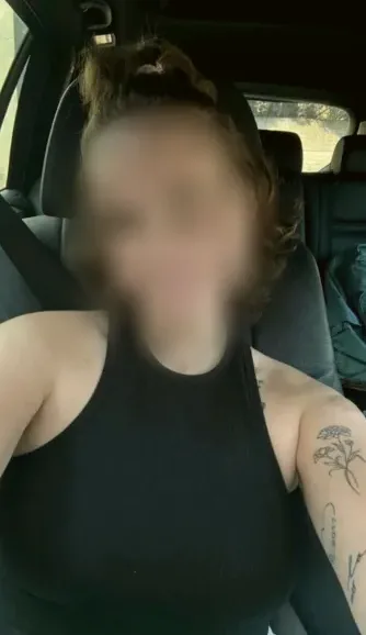 Yvonne, 35